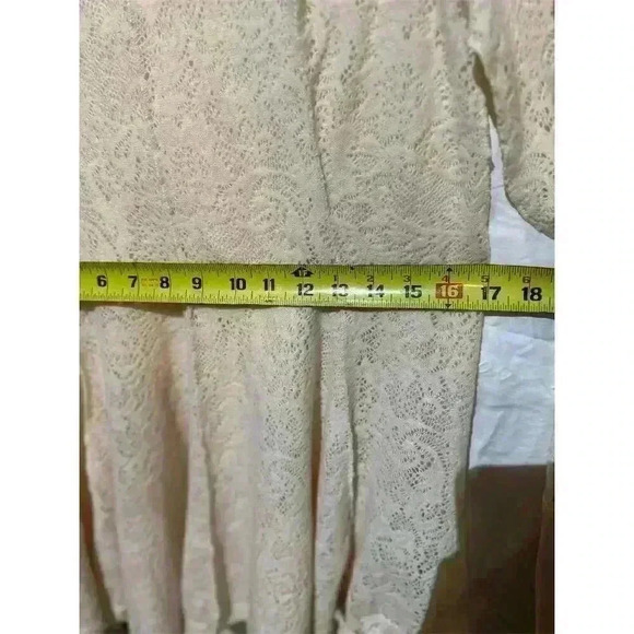 Free People Coffee in The Morning Ivory Lace Floral Tunic Top Size S Long Sleeve - Picture 10 of 12